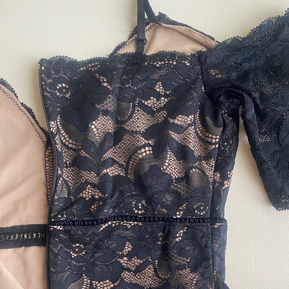 GUESS LACE BODYCON COCKTAIL DRESS - Picture 2 of 6